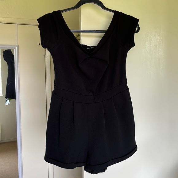 Off the shoulder romper play suit - Picture 2 of 4